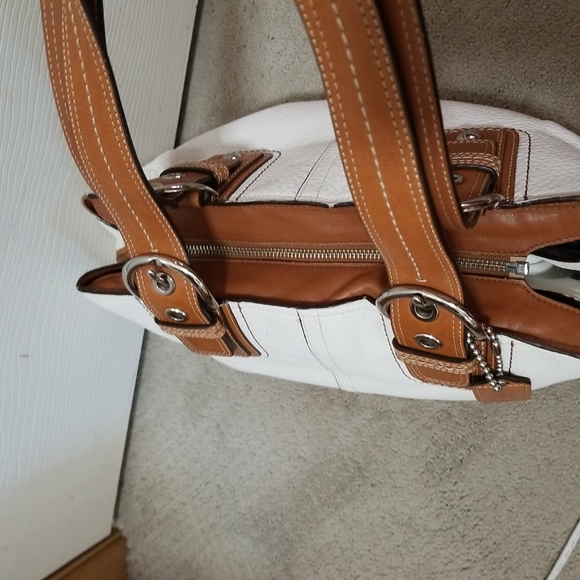 Coach Large Soho Off White Pebble Leather Tote Bag Handbag F13109. - Picture 7 of 13